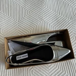 Steve Madden silver flats